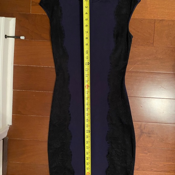 Bar III Small navy blue dress with lace detail - Picture 7 of 7